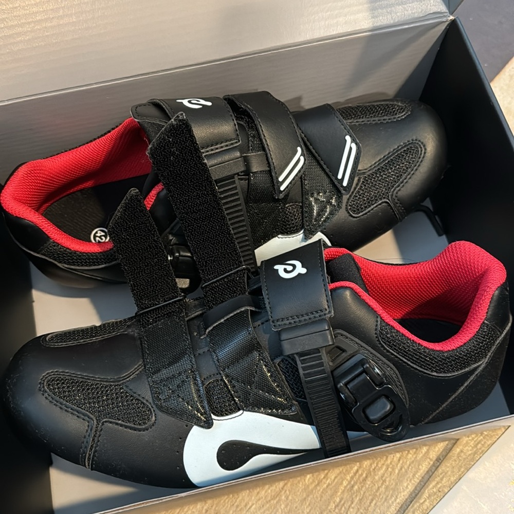 PELOTON Brand (unisex) Cycling Shoes - Like New! Never used!